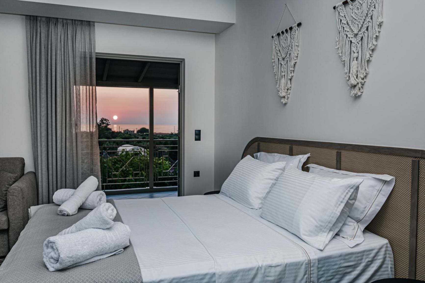 Terra Helios Suites & Studios Kyparissia Zimmer foto